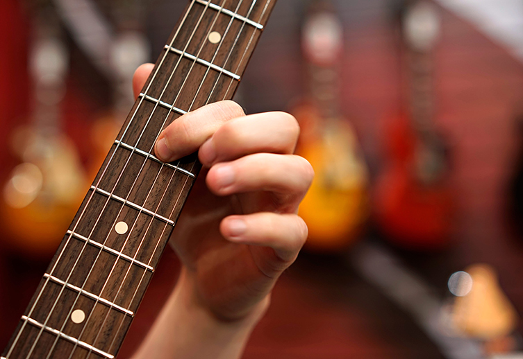 How to Improve Guitar Skills: A Step-by-Step Practice Blueprint