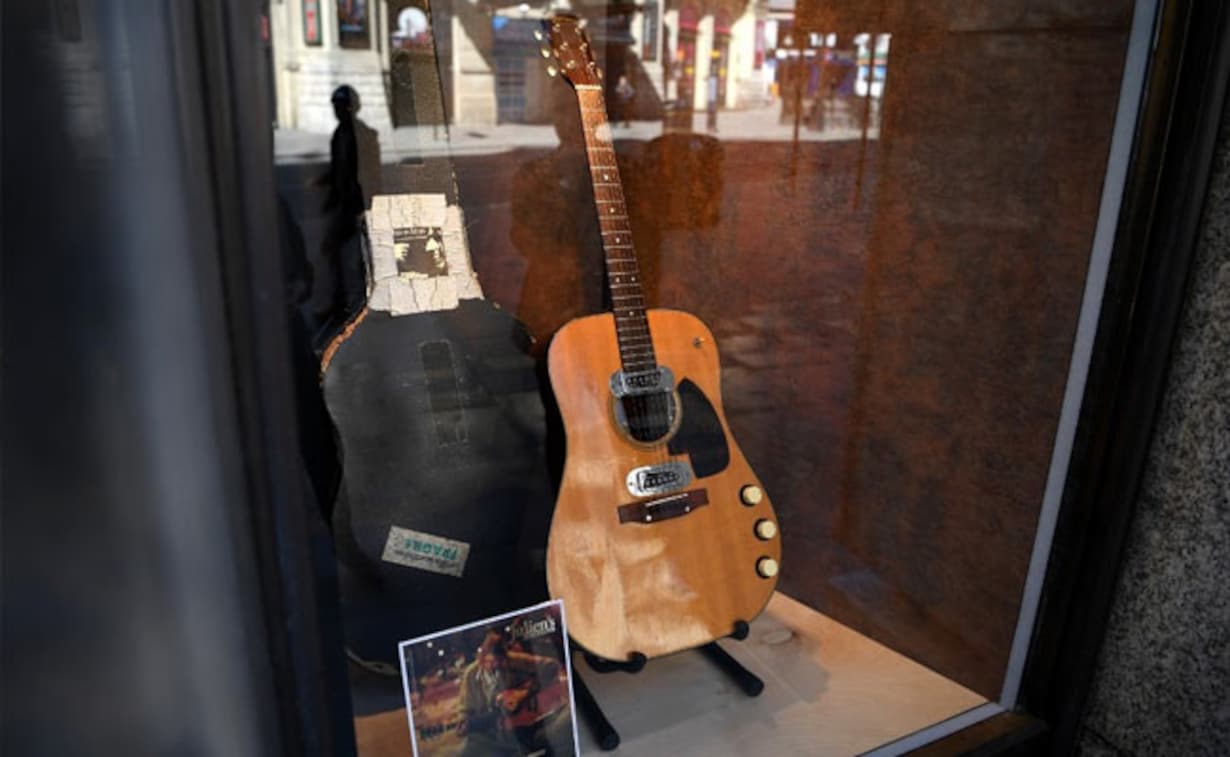 MTV Unplugged acoustic guitar