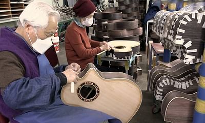 Are all guitars made by hand?