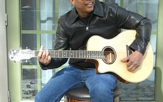 Can anyone give tips on playing the guitar?
