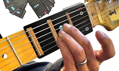How to play basic guitar chords?