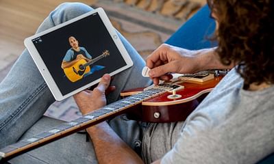 What are the best online guitar instruction courses?